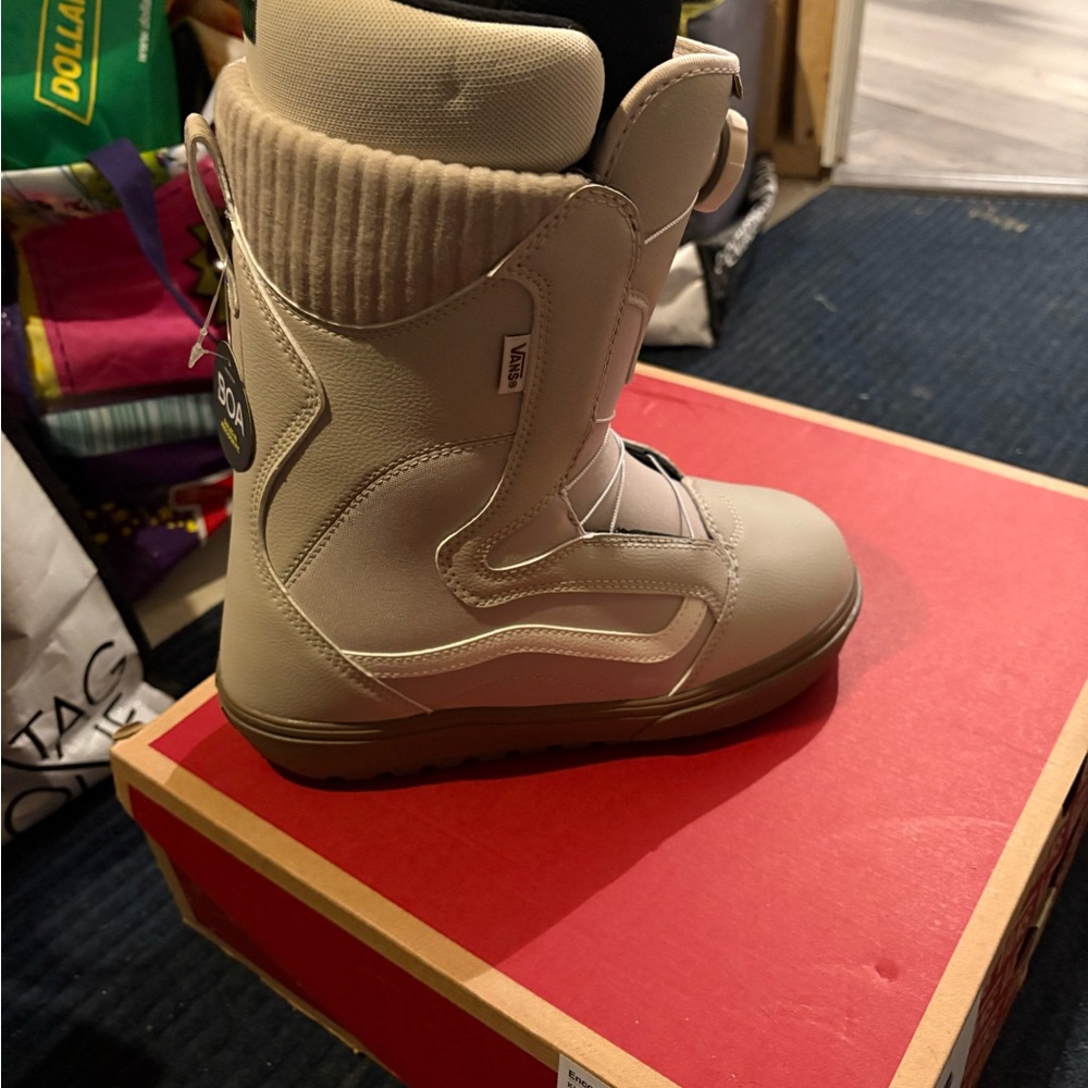 Snowboard Boot Vans Boa
Size : 8 Women